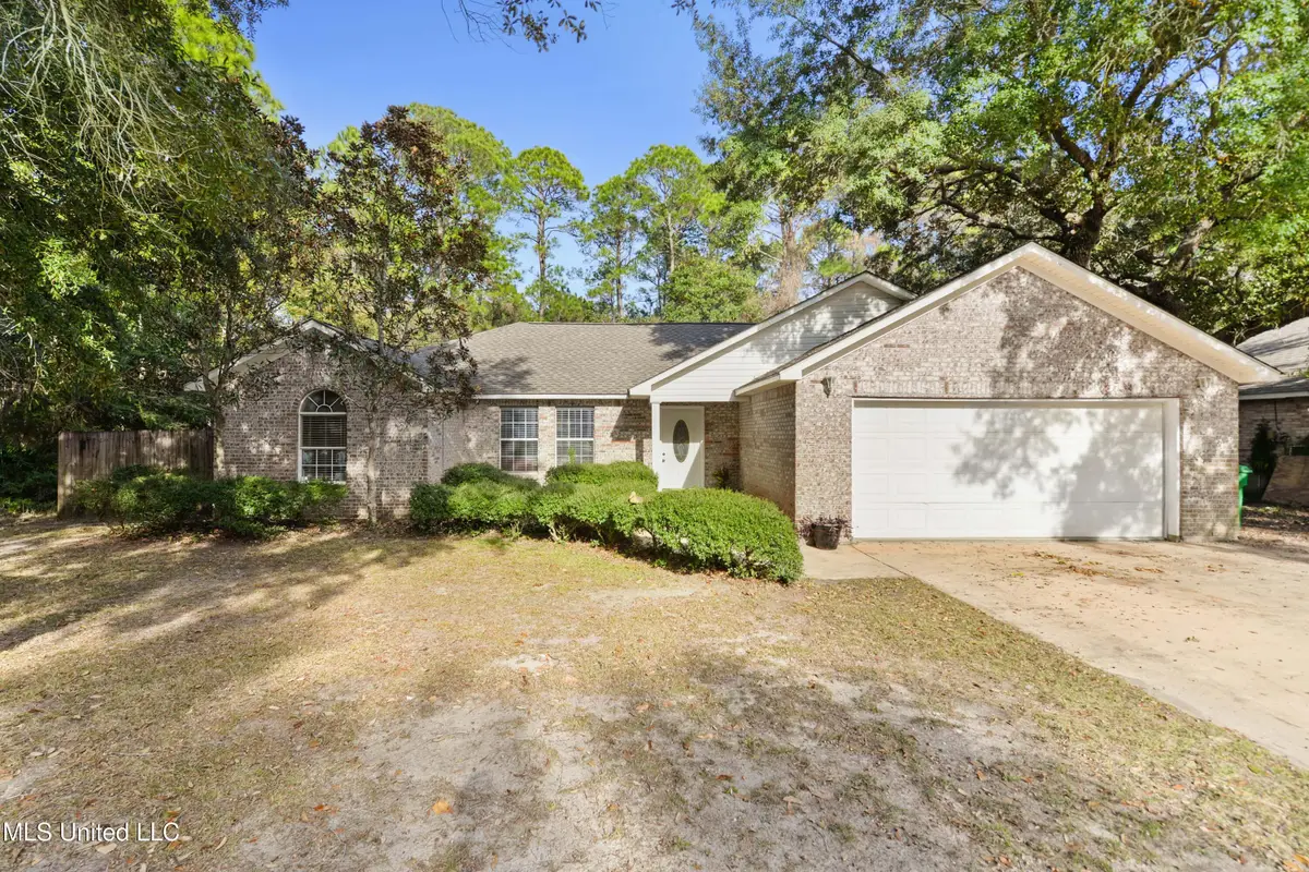 612 Oak Street, Ocean Springs, MS 39564 - Image #1