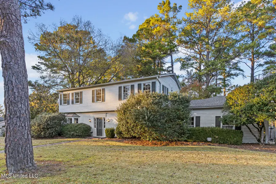 2060 Sheffield Drive, Jackson, MS 39211 - Image #2