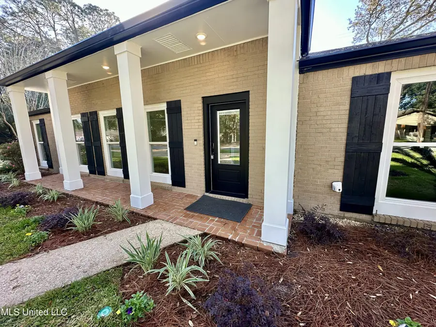 305 W Westview Drive, Biloxi, MS 39531 - Image #2