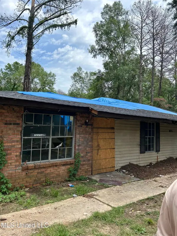 2036 Shady Lane Drive, Jackson, MS 39204