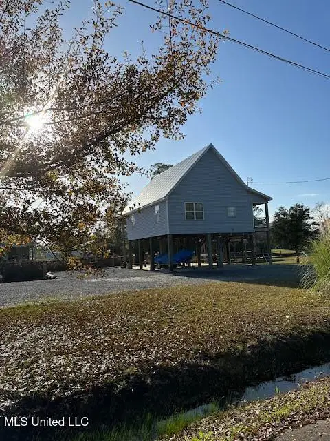 4121 Dolphin Street, Bay Saint Louis, MS 39520