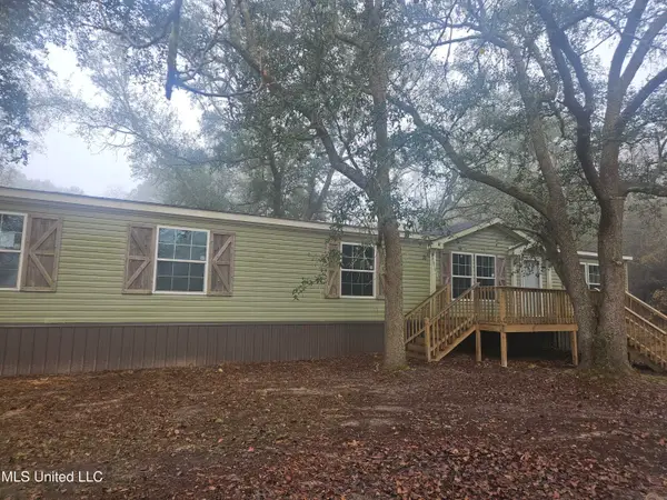 17209 Red Top Lane, Moss Point, MS 39562