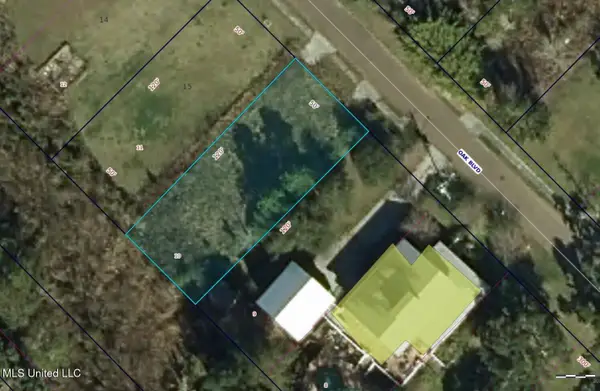 123 Oak Boulevard, Waveland, MS 39576