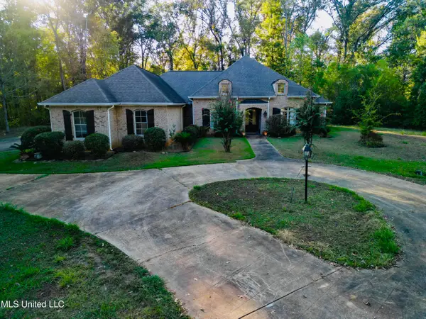 5933 Fontaine Park Drive, Jackson, MS 39206