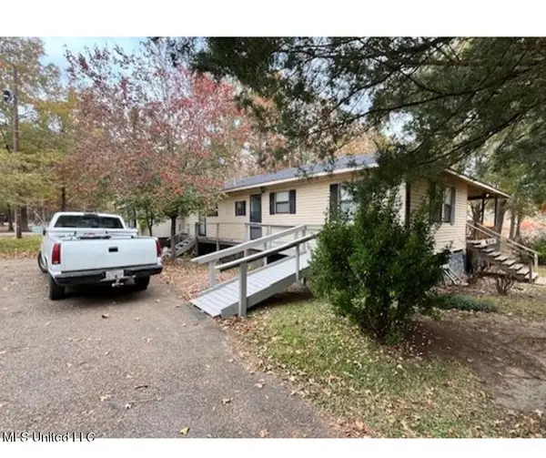 126 Lakeshore Court, Pelahatchie, MS 39145