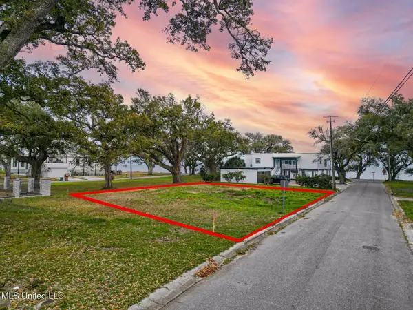 103 E Azalea Drive, Long Beach, MS 39560