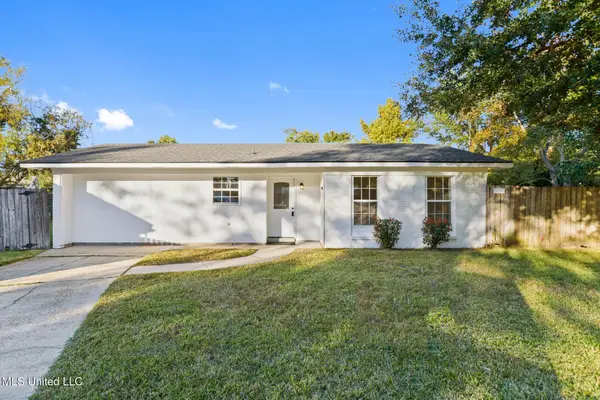 416 Shadowlawn Court, D'Iberville, MS 39540