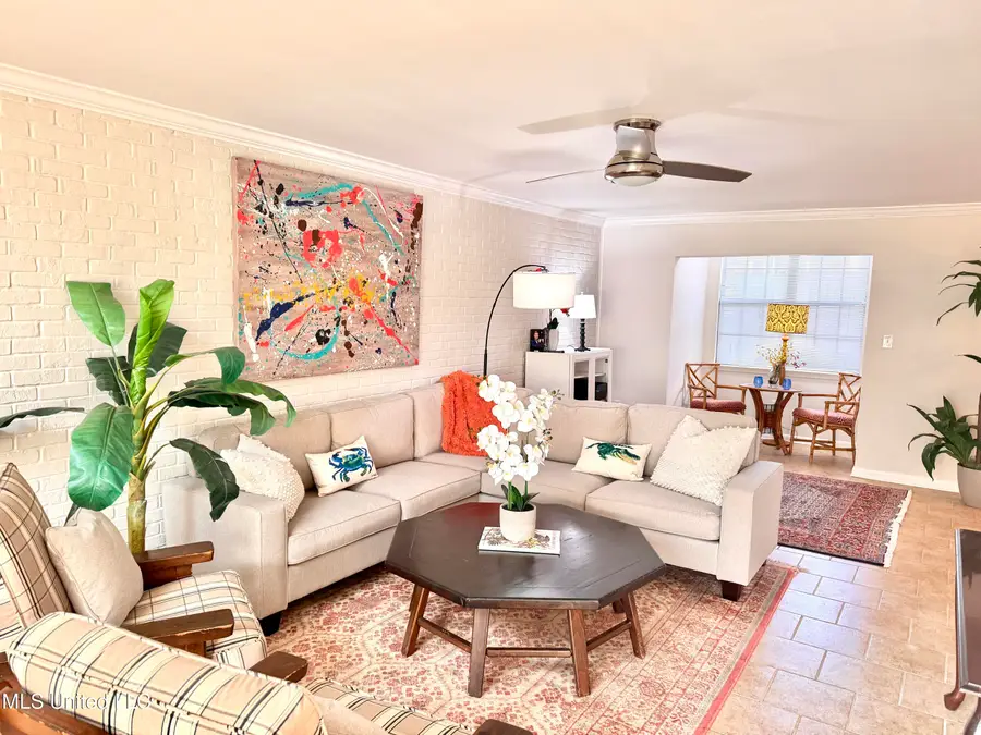 527 Front Beach Drive, Ocean Springs, MS 39564 - Image #2