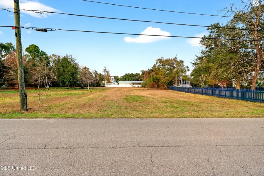 135 Saint Charles Street, Bay Saint Louis, MS 39520 - Image #3