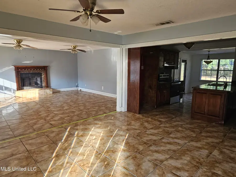 3710 Lincolnshire Street, Pascagoula, MS 39581 - Image #2