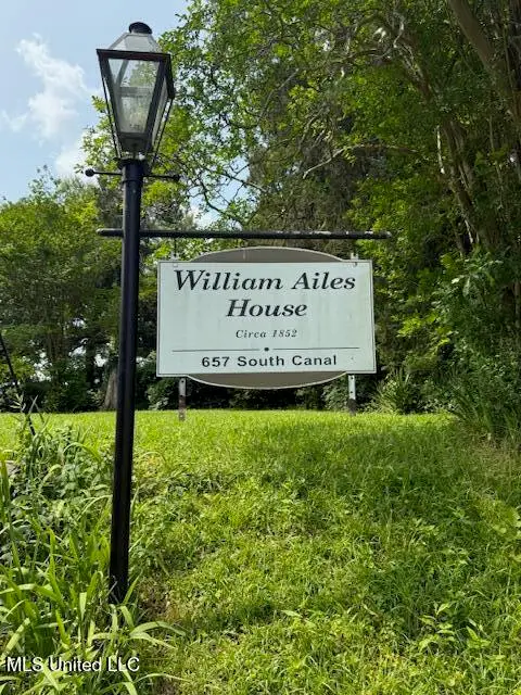 657 S Canal Street, Natchez, MS 39120 - Image #2