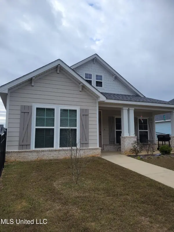 114 Everly Circle, Ocean Springs, MS 39564