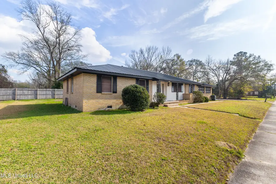 1116 West Avenue, Columbia, MS 39429 - Image #2