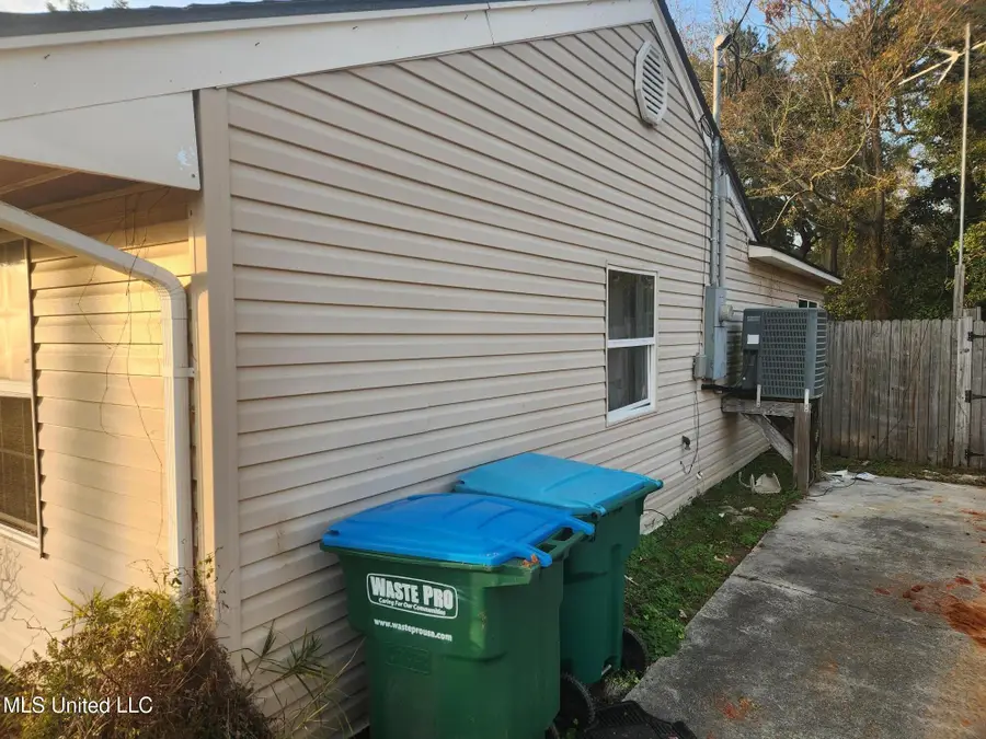 2411 Parsley Avenue, Pascagoula, MS 39567 - Image #3