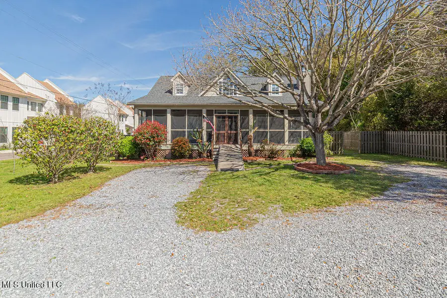 114 Menge Avenue, Pass Christian, MS 39571 - Image #2