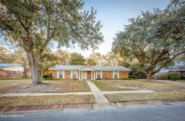 1512 Woodhaven Street, Pascagoula, MS 39581