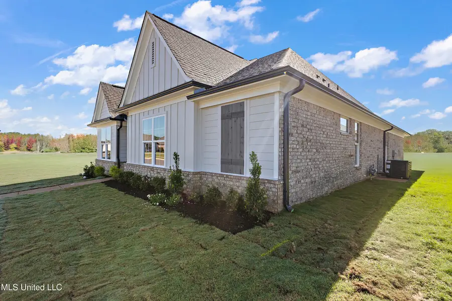 550 Bolivar Drive, Nesbit, MS 38651 - #3