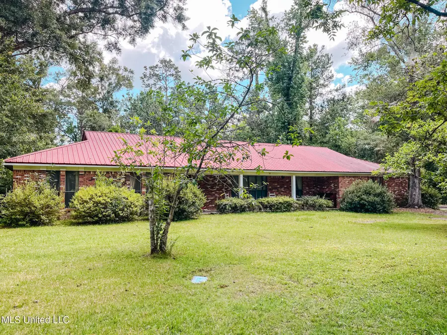 606 Maples Avenue, Leakesville, MS 39451 - #2