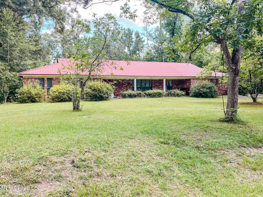 606 Maples Avenue, Leakesville, MS 39451 - #3