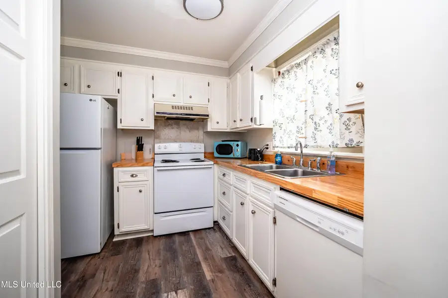 36 Northtown Road, Jackson, MS 39211 - #3