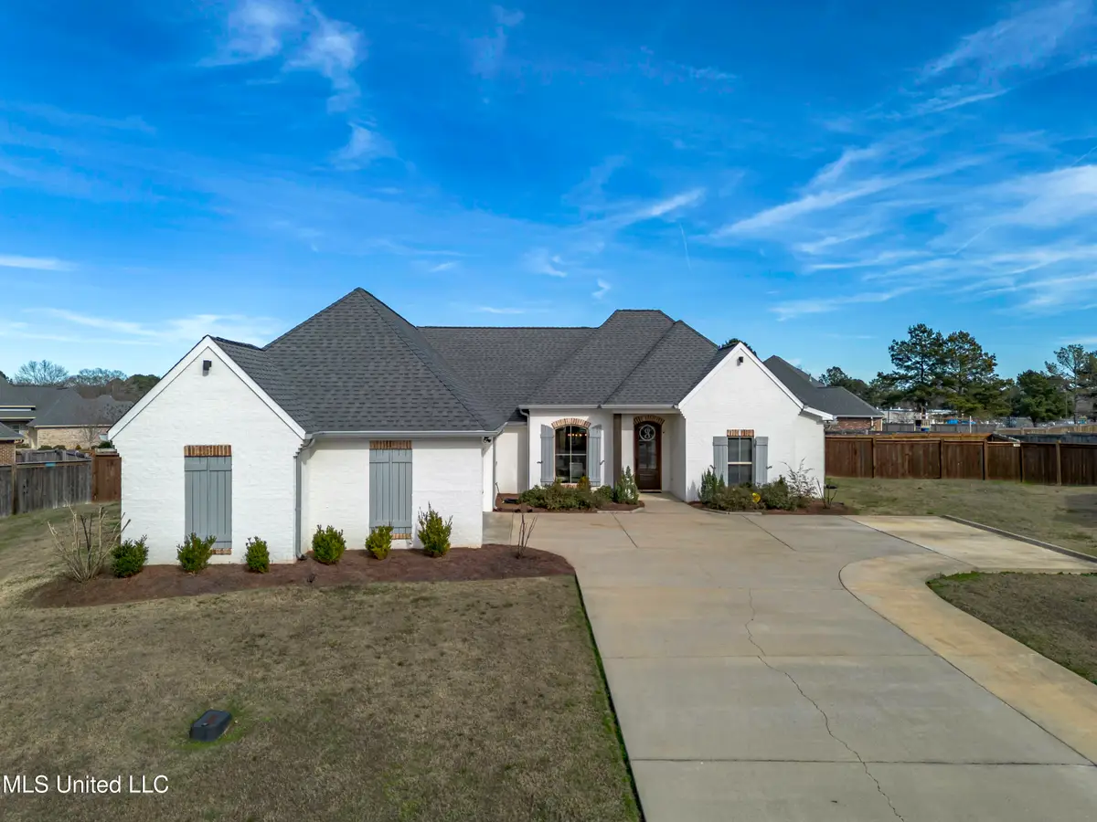 705 Queens Court, Flowood, MS 39232 - Image #1