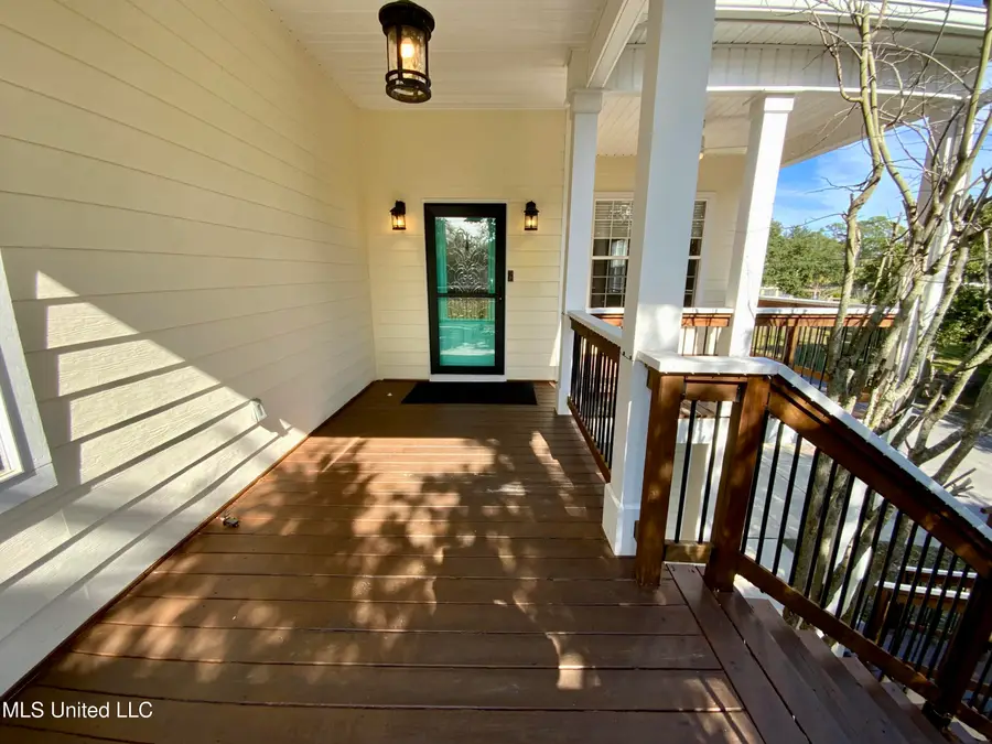 2519 Washington Avenue, Pascagoula, MS 39567 - #2