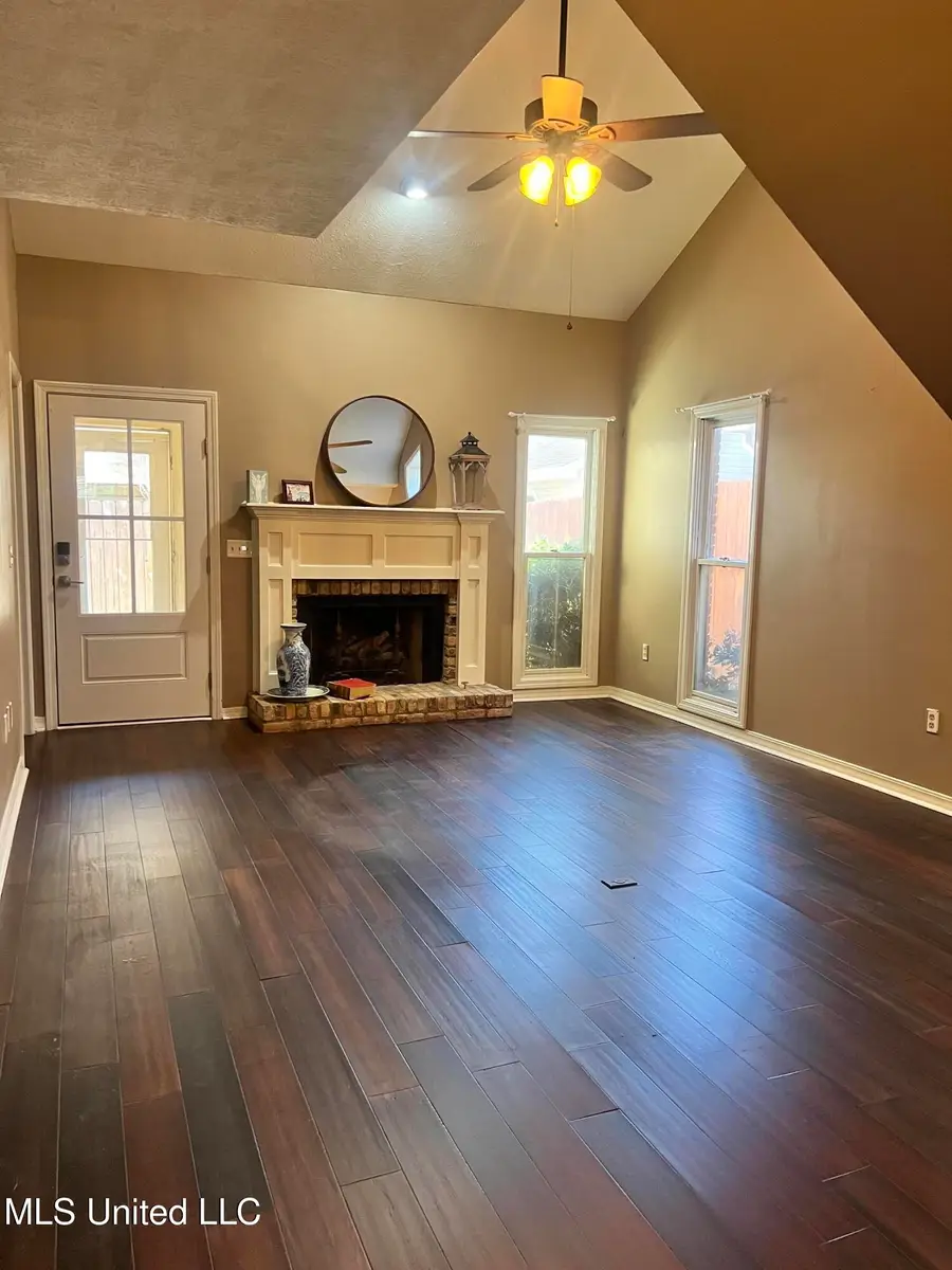 106 N Brighton Drive, Jackson, MS 39211 - #3