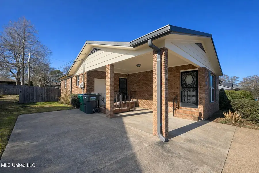 2049 Oakhurst Drive, Grenada, MS 38901 - #2