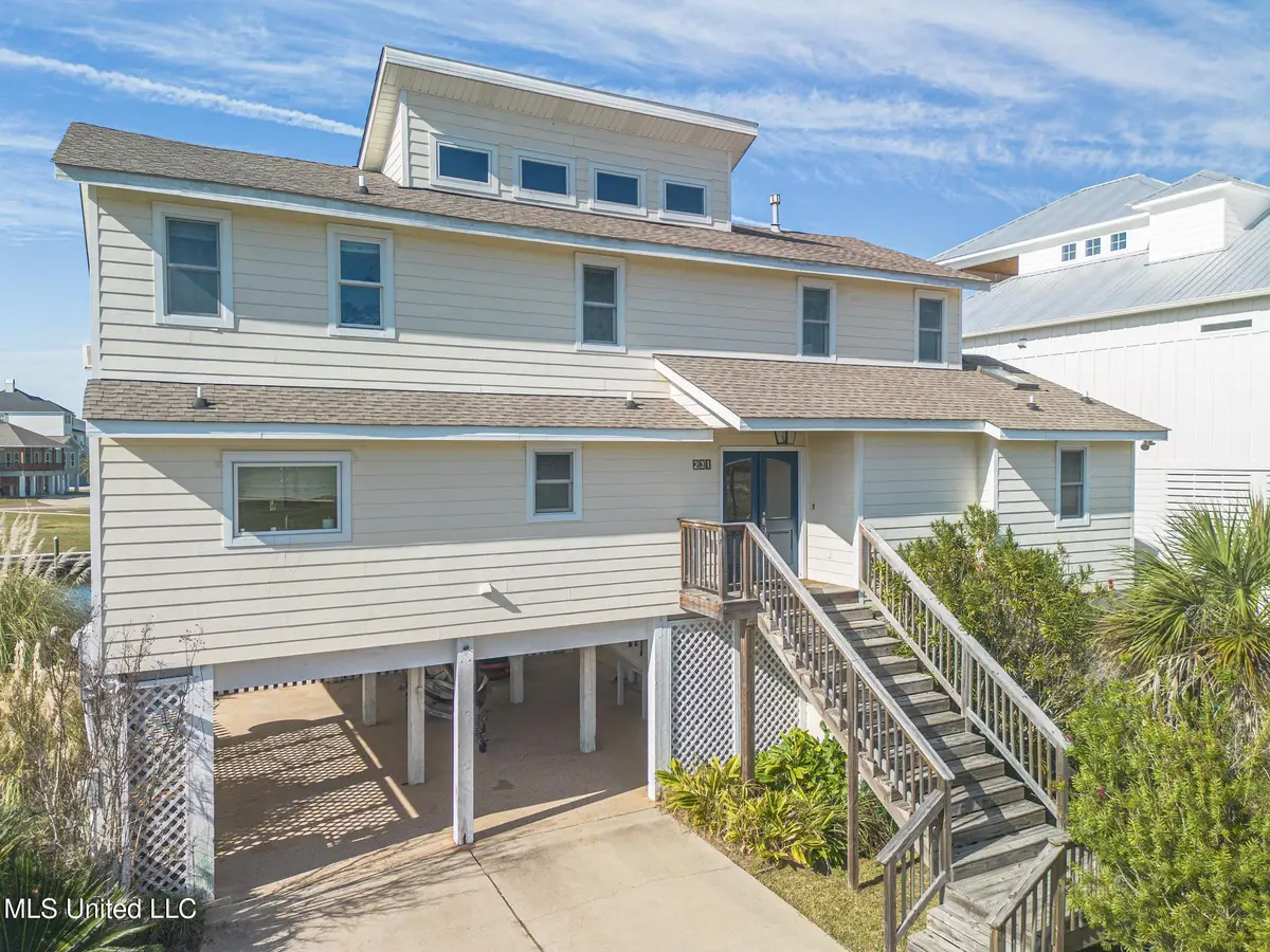 231 Fairway Drive, Pass Christian, MS 39571 - Image #1