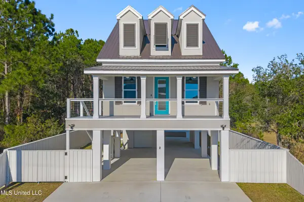 200 Farrar Lane, Waveland, MS 39576