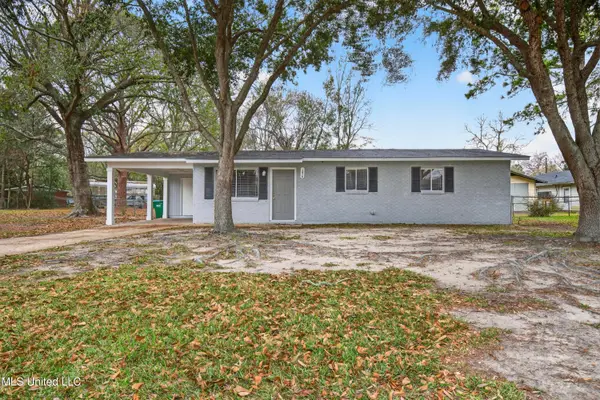 3815 Pineview Drive, Pascagoula, MS 39581