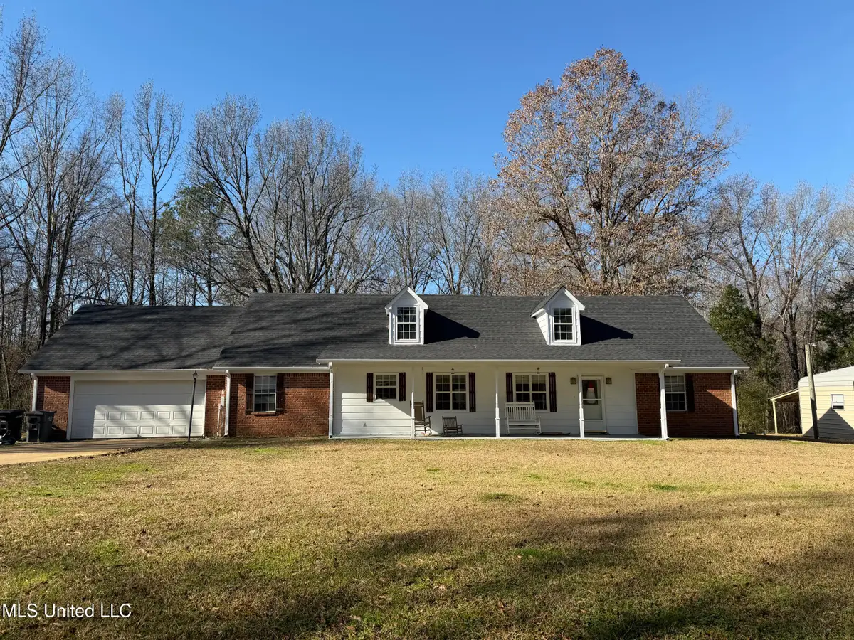 55 Lakeshore Drive, Senatobia, MS 38668 - Image #1