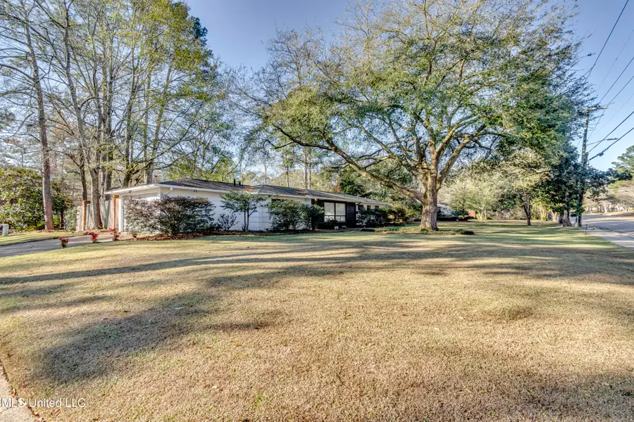 1429 E Northside Drive, Jackson, MS 39211 - #2