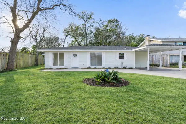 122 Carroll Avenue, Long Beach, MS 39560