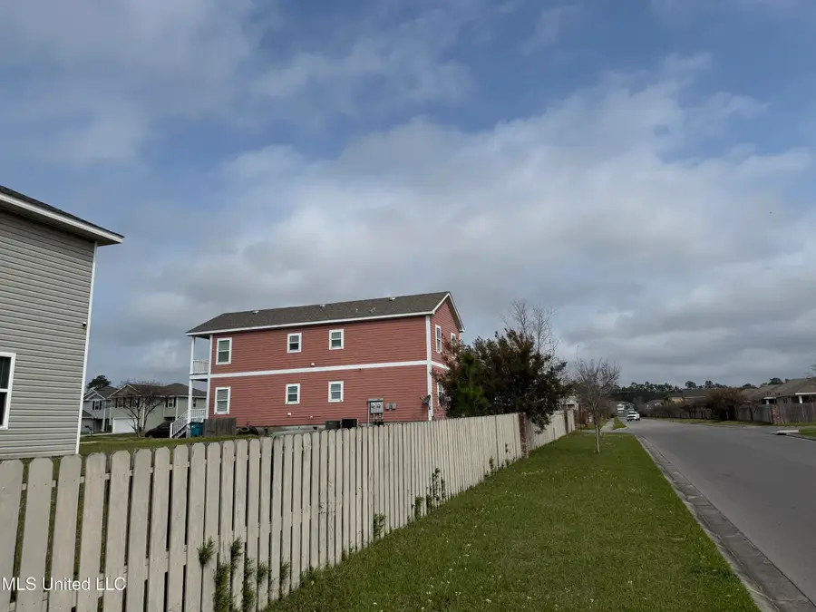 2000 Magazine Street, Ocean Springs, MS 39564 - #2