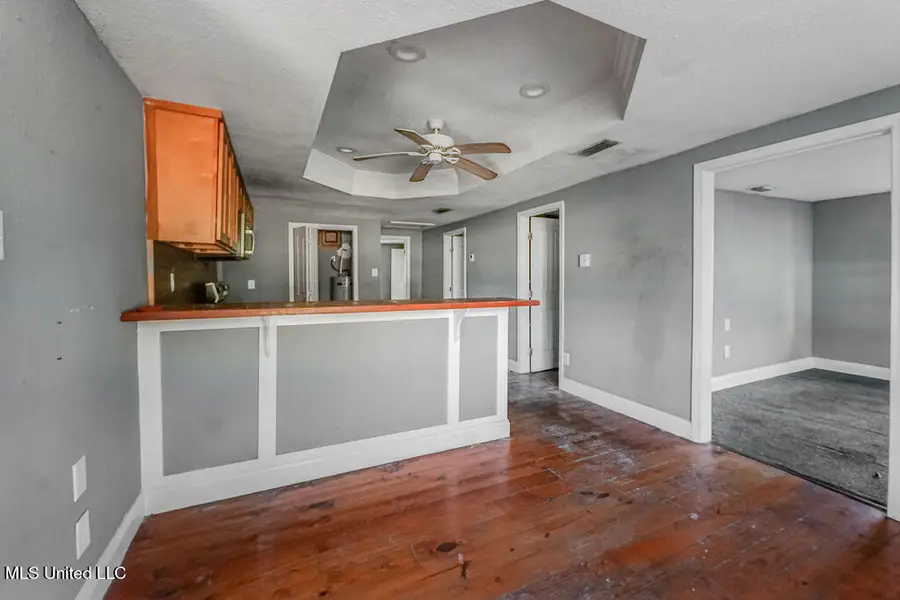3827 Victor Street, Pascagoula, MS 39567 - #3