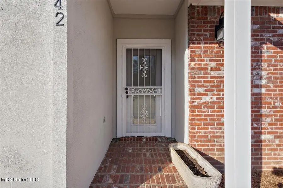 1042 Bayridge Drive, Jackson, MS 39211 - #3