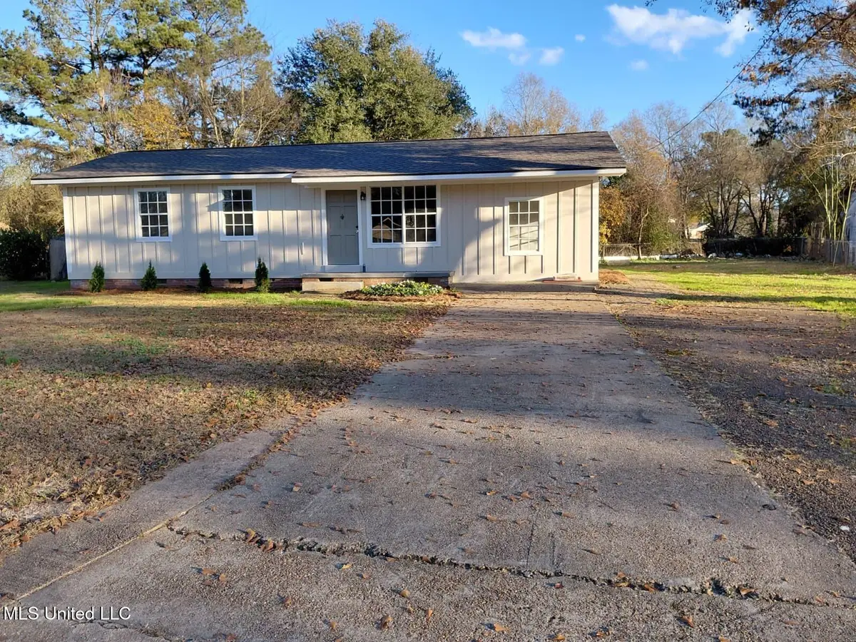 352 Beverly Circle, Crystal Springs, MS 39059 - Image #1