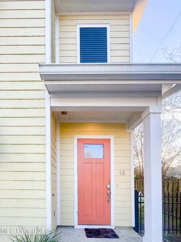 216 Carre Court, Bay Saint Louis, MS 39520