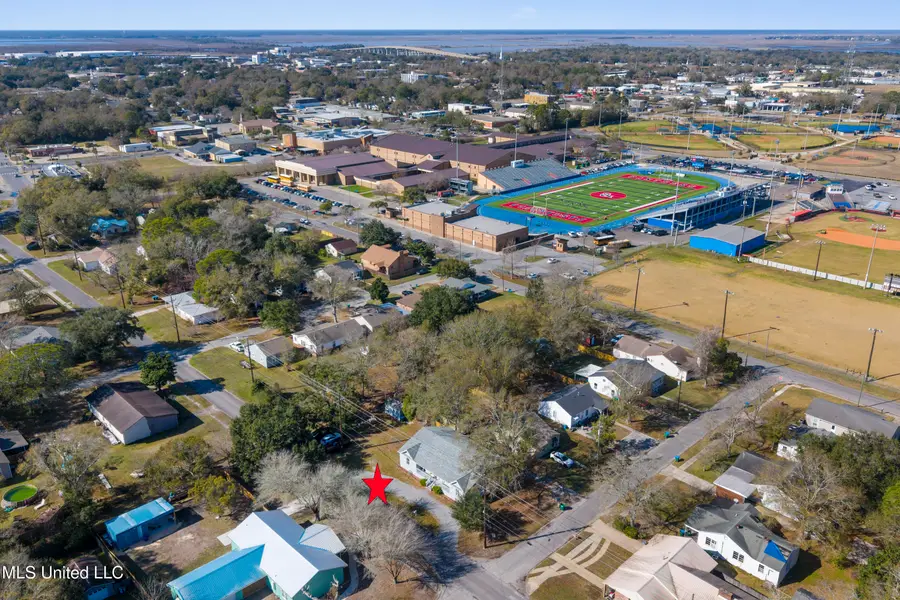 1909 Polk Avenue, Pascagoula, MS 39567 - #2