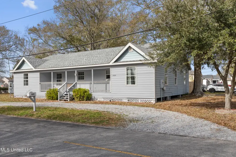 1909 Polk Avenue, Pascagoula, MS 39567 - #3