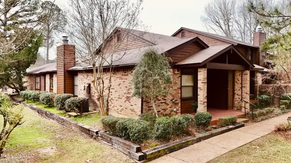 52 W Cascades Circle, Clinton, MS 39056