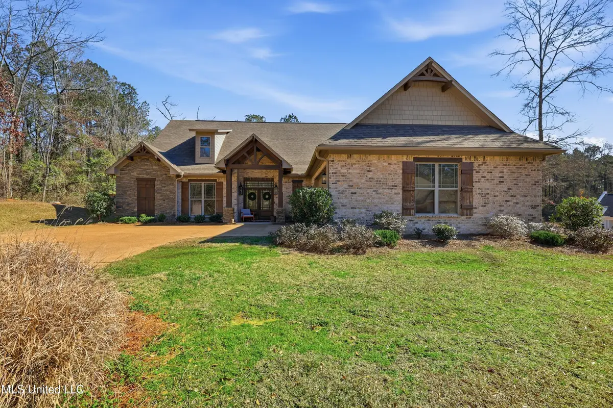 112 Laurelwood Trail, Mendenhall, MS 39114 - Image #1