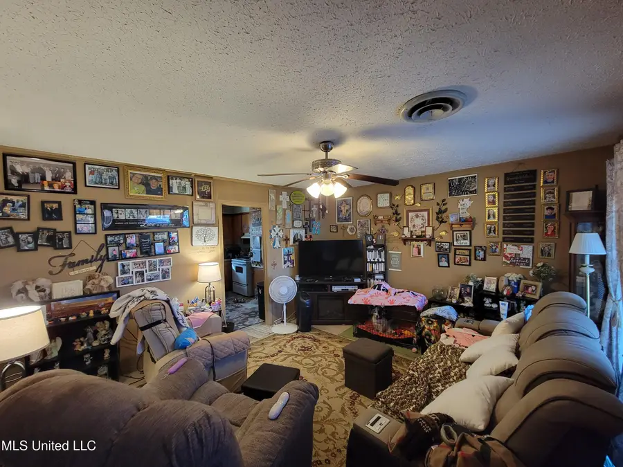 817 Roosevelt Street, Forest, MS 39074 - Image #2