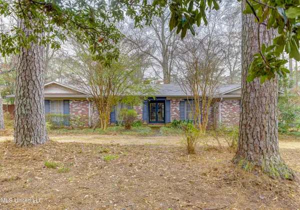 1735 Hillview Drive, Jackson, MS 39211