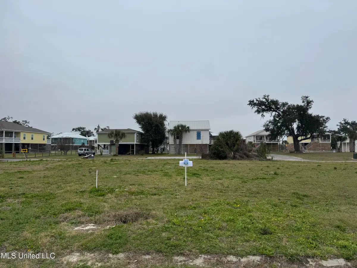 Seaside Dr, Gulfport, MS 39501 - Image #1