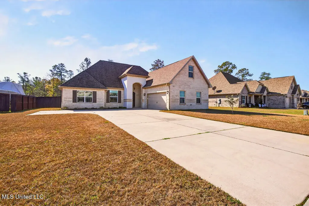 5827 Sylvester Street, Ocean Springs, MS 39564 - Image #1