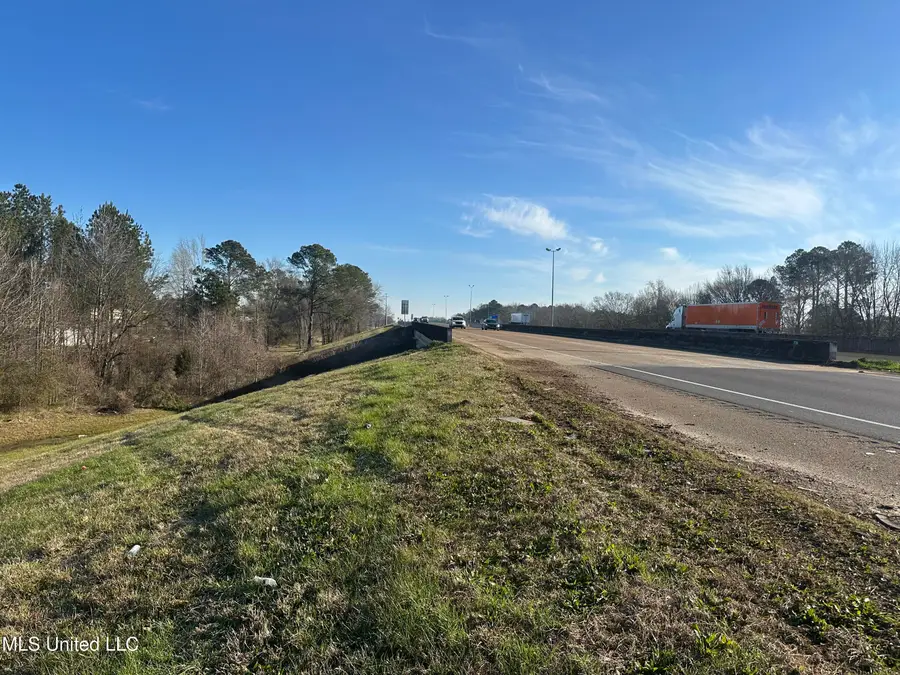 123 N Livingston Road, Jackson, MS 39213 - Image #2