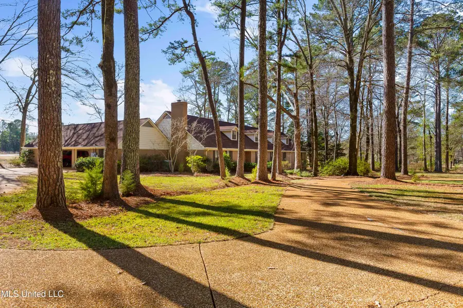 102 Creekwood Drive, Flowood, MS 39232 - Image #2