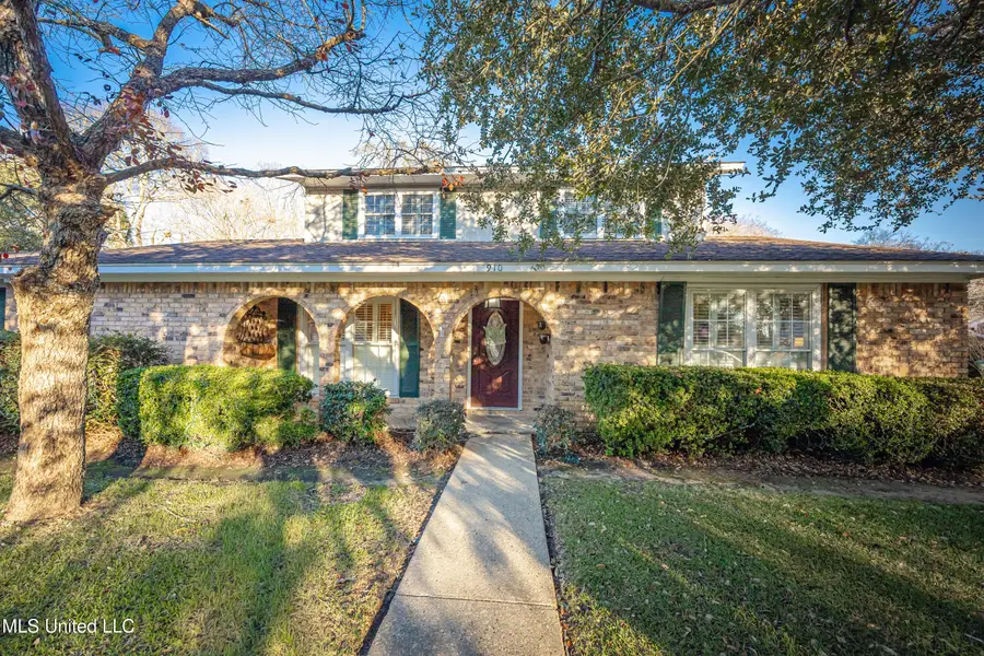 910 Warren Street, Pascagoula, MS 39567 - #2